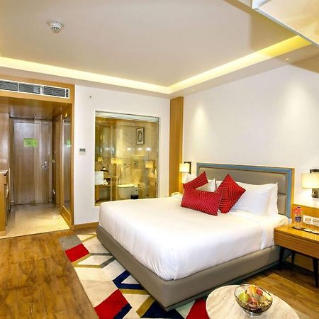 Ramada By Wyndham Katra Station Road Hotel Ngoại thất bức ảnh