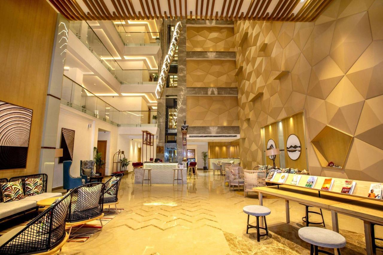 Ramada By Wyndham Katra Station Road Hotel Ngoại thất bức ảnh